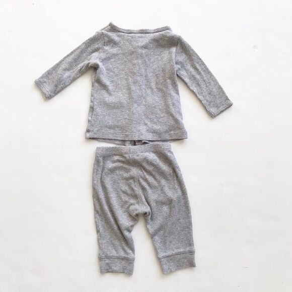 Carters gray ribbed top/bottom set VGUC 3 months - Picture 5 of 5